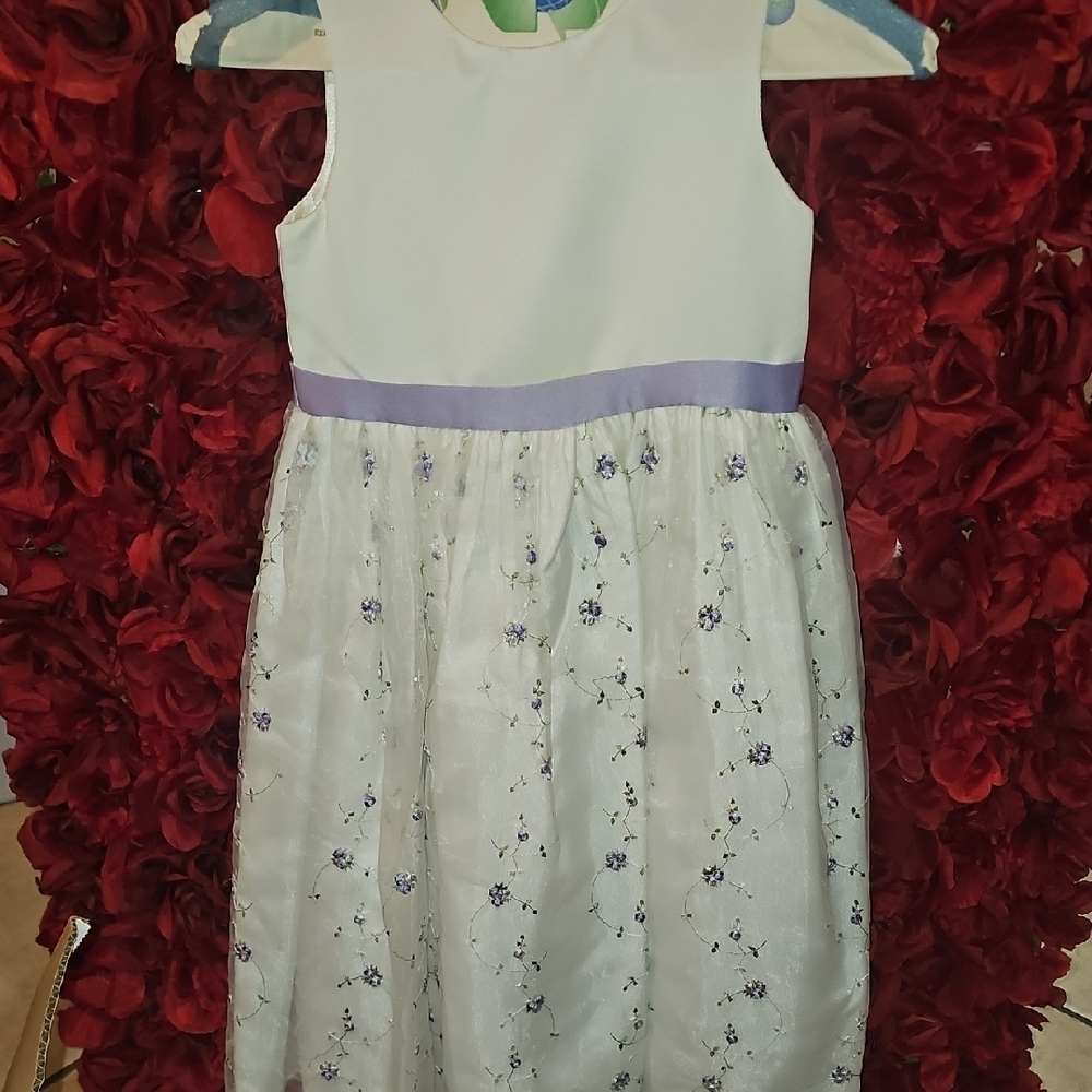 Cinderella Kids Dress in White & Purple Size 6 LIKE NEW